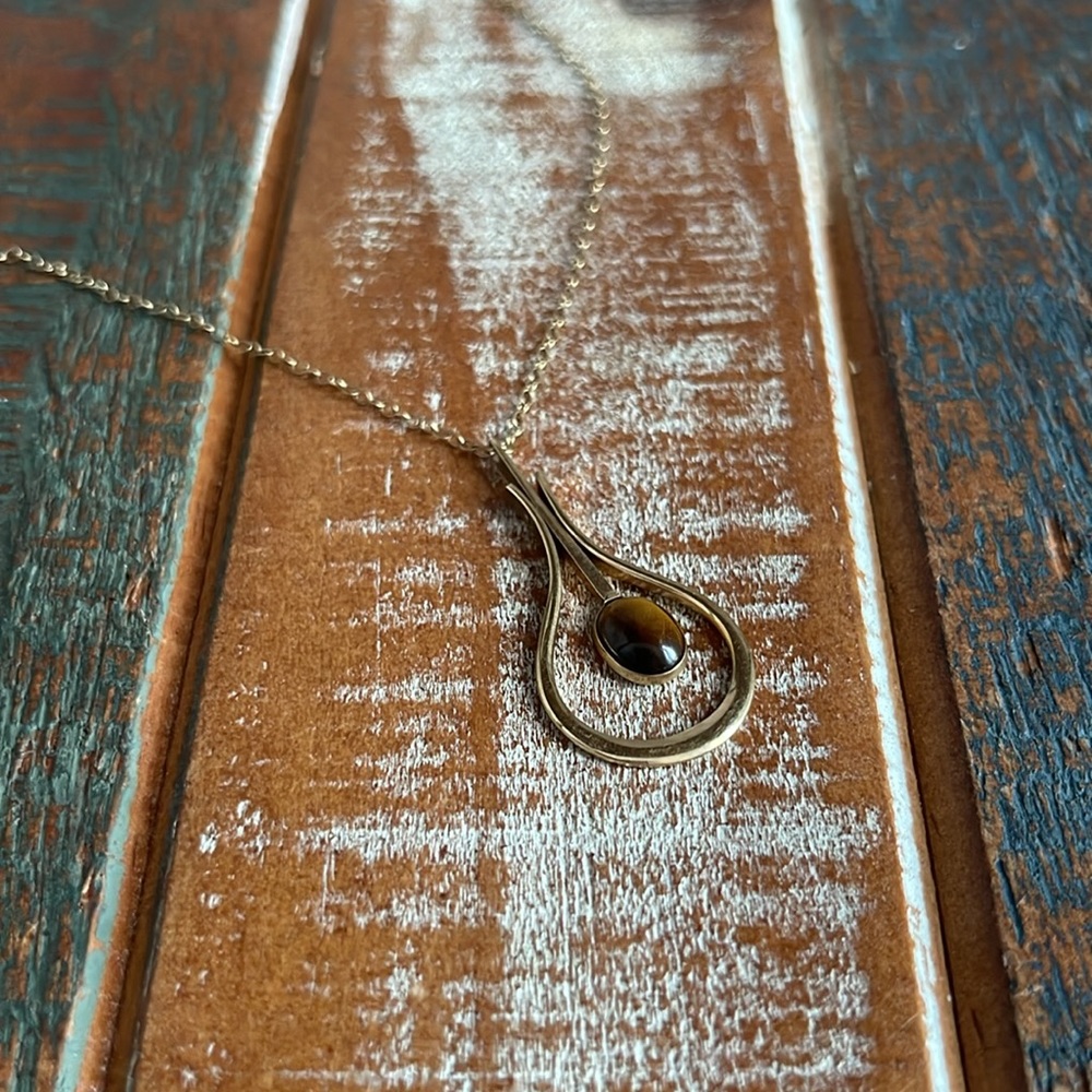 Tigers Eye Pendant Necklace
